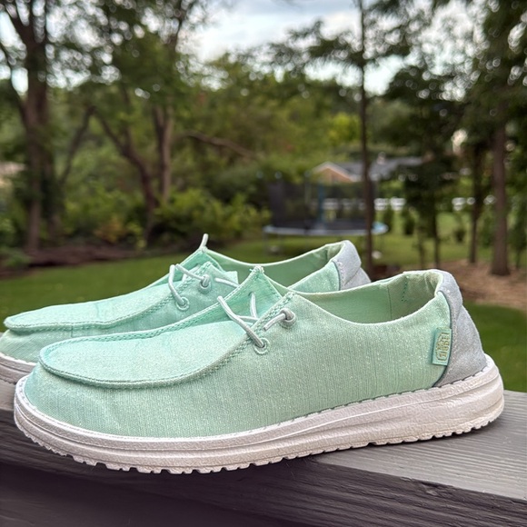 Hey Dude Girls Wendy Glitter Shoes (Color: Moon Stone)(Size: Y5 or L6) EUC - Picture 4 of 14